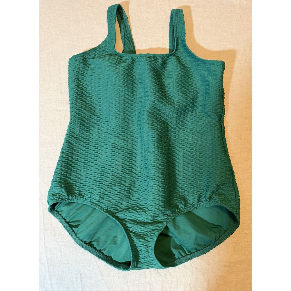 Women's Tugless Low Leg Textured Green One Piece Swimsuit sz. 18